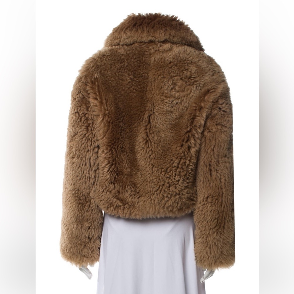 The Arrivals Fur Jacket 🐻 - Picture 3 of 11
